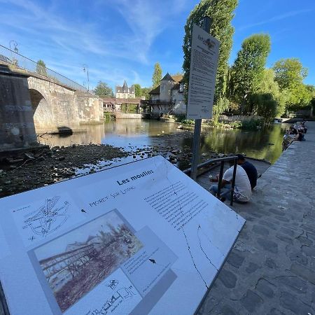 Les Pieds Dans L'Eau - Moret Centre エクステリア 写真